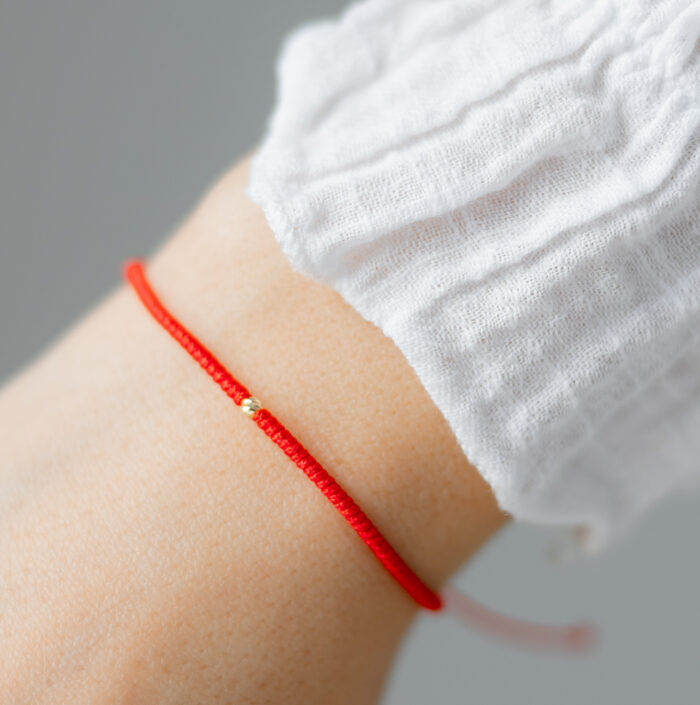 Bratara martisor cu o biluta aur 14k din snur rasucit  M9 - imagine 1