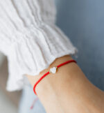 Bratara martisor cu doua bilute din aur 14k  si inima din sidef scoica M13