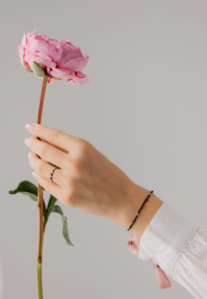 Bratara cu 3 bilute de aur 14k, pietre semipretioase de spinel si margele miyuki negre - imagine 3