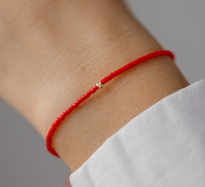 Bratara cu o biluta de aur 14k si margele miyuki rosu lucios martisor - imagine 3