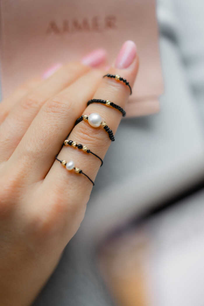 Inel cu o biluta de aur 14k si pietre semipretioase de spinel pe snur negru - imagine 2