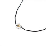 Bratara floricica cu biluta de aur si margele pe snur negru - imagine 4