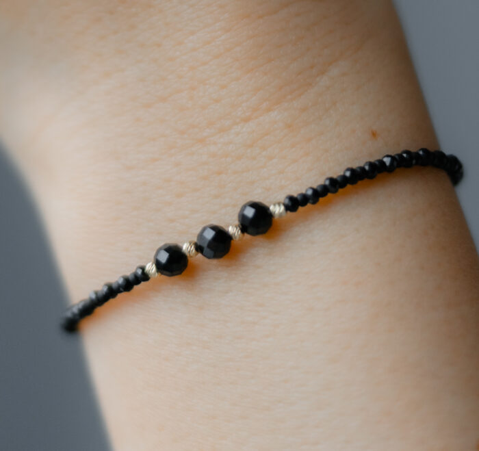 Bratara cu 4 bilute de aur 14k si combinatie spinel cu miyuki mat - imagine 4