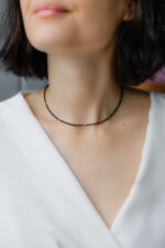 Colier cu 5 bilute de aur 14k si combinatie de spinel cu miyuki mat pe snur negru - imagine 2