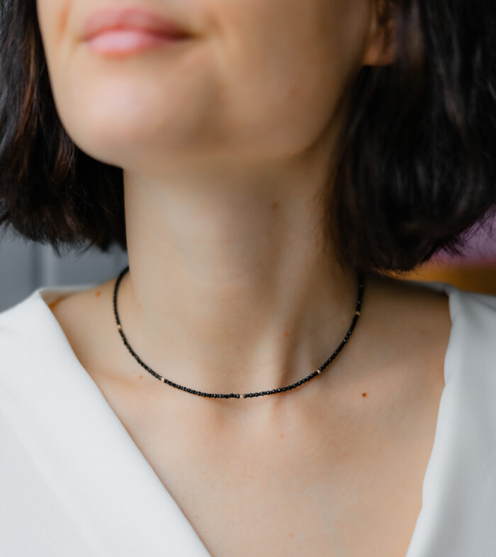 Colier cu 5 bilute de aur 14k si combinatie de spinel cu miyuki mat pe snur negru - imagine 3