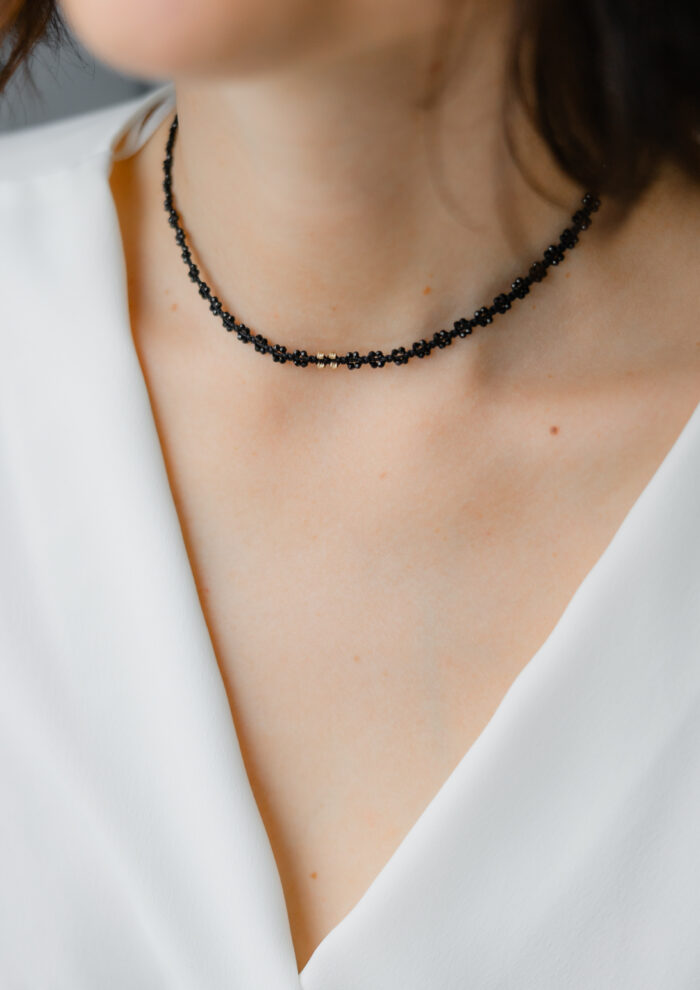 Colier cu 4 bilute de aur 14k si combinatie de spinel cu miyuki mat pe snur negru, model impletit 1 - imagine 4